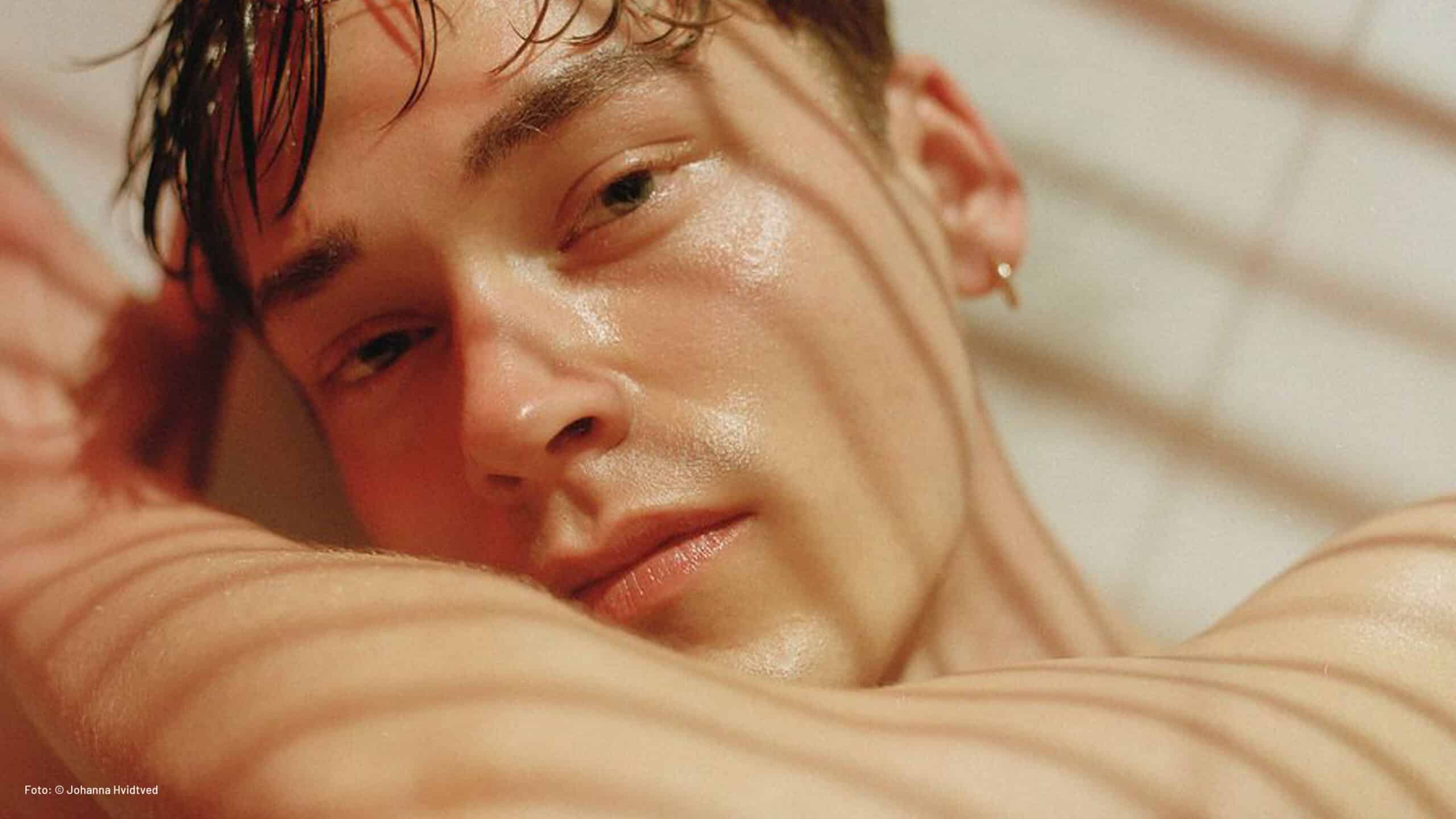 „Can I just be human? / Can I just be me?“